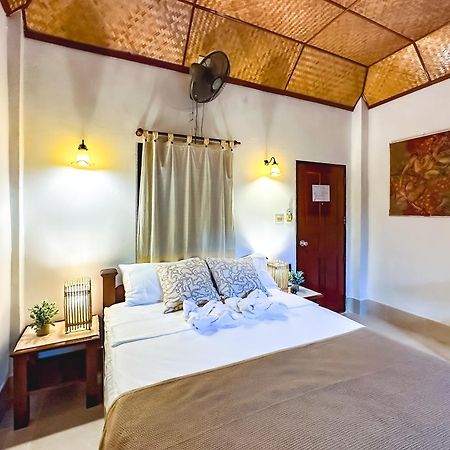 Shanti Lodge Phuket Чалонг Экстерьер фото