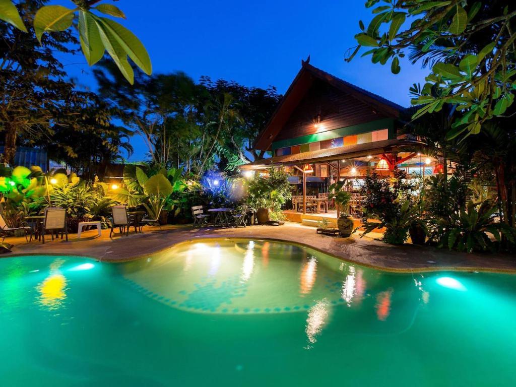 Shanti Lodge Phuket Чалонг Экстерьер фото
