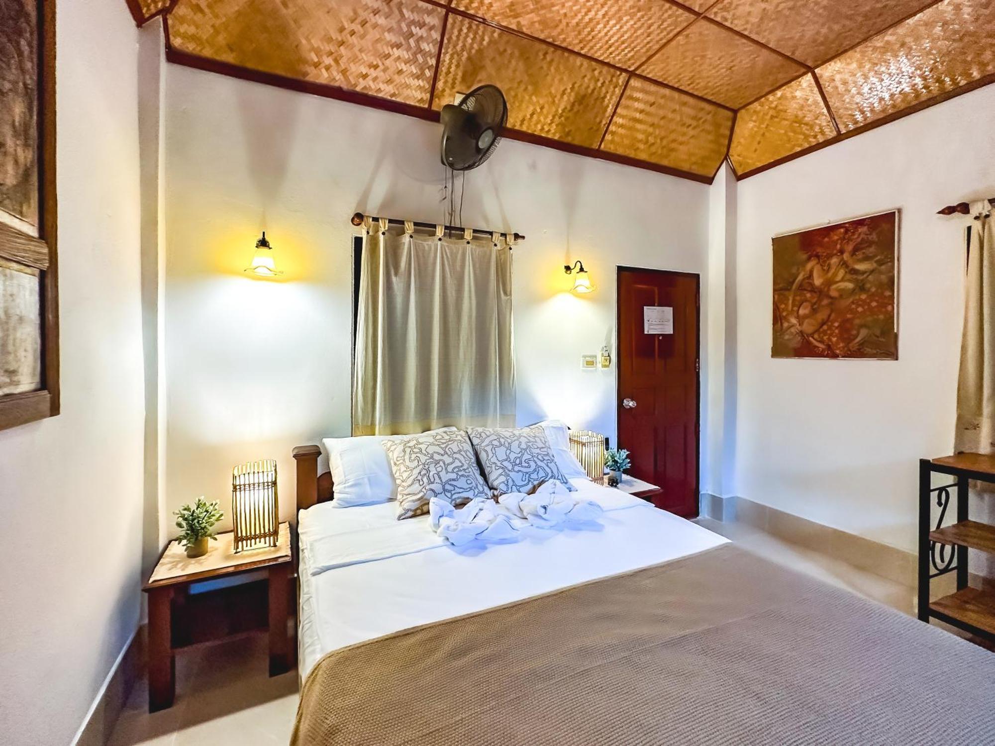 Shanti Lodge Phuket Чалонг Экстерьер фото